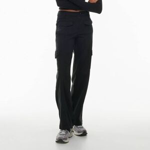 ARITZIA TNA Relay Cargo Pants Size 8 - Black